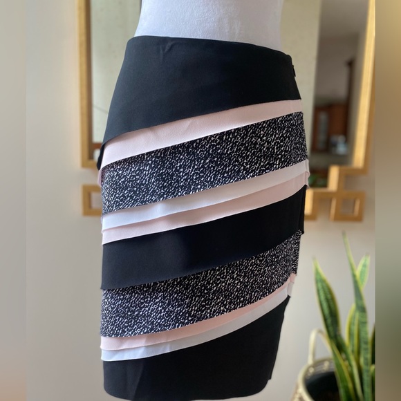 NWT White House Black Market Colorblock Tiered Pencil Skirt - Picture 2 of 11